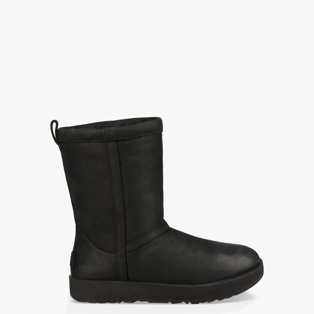 Bottes Imperméables UGG Classic Short Cuir Femme Noir Soldes 729UOKLA